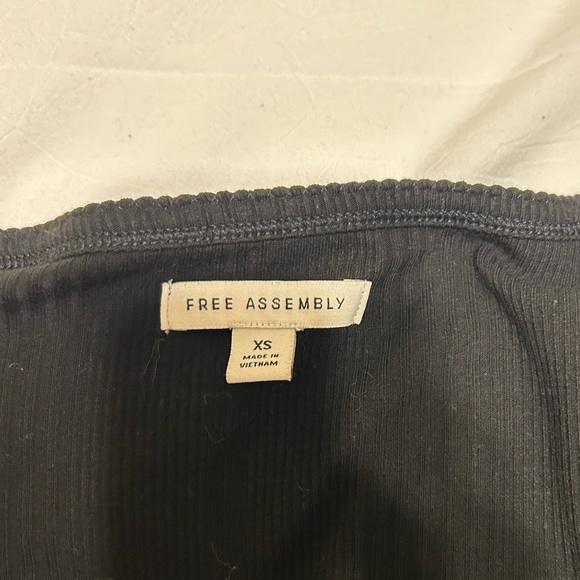 black long sleeve scoop neck top - Picture 3 of 3